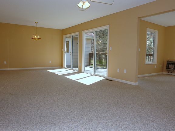 3rd image of 519 Yonside Dr