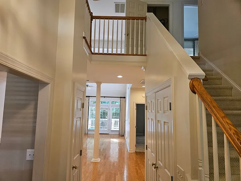 3214 Philmont Dr — Photo 4