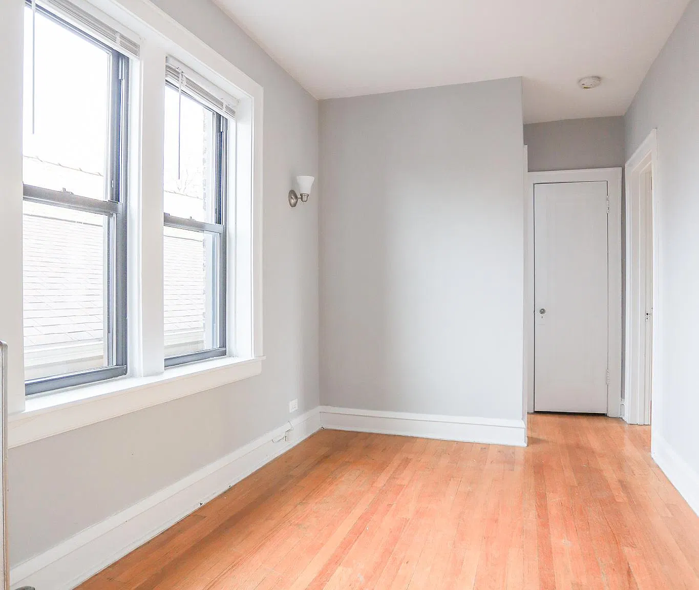 4248 N Francisco Ave — Photo 3