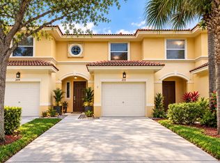 211 River Bluff Ln, Royal Palm Beach, FL 33411