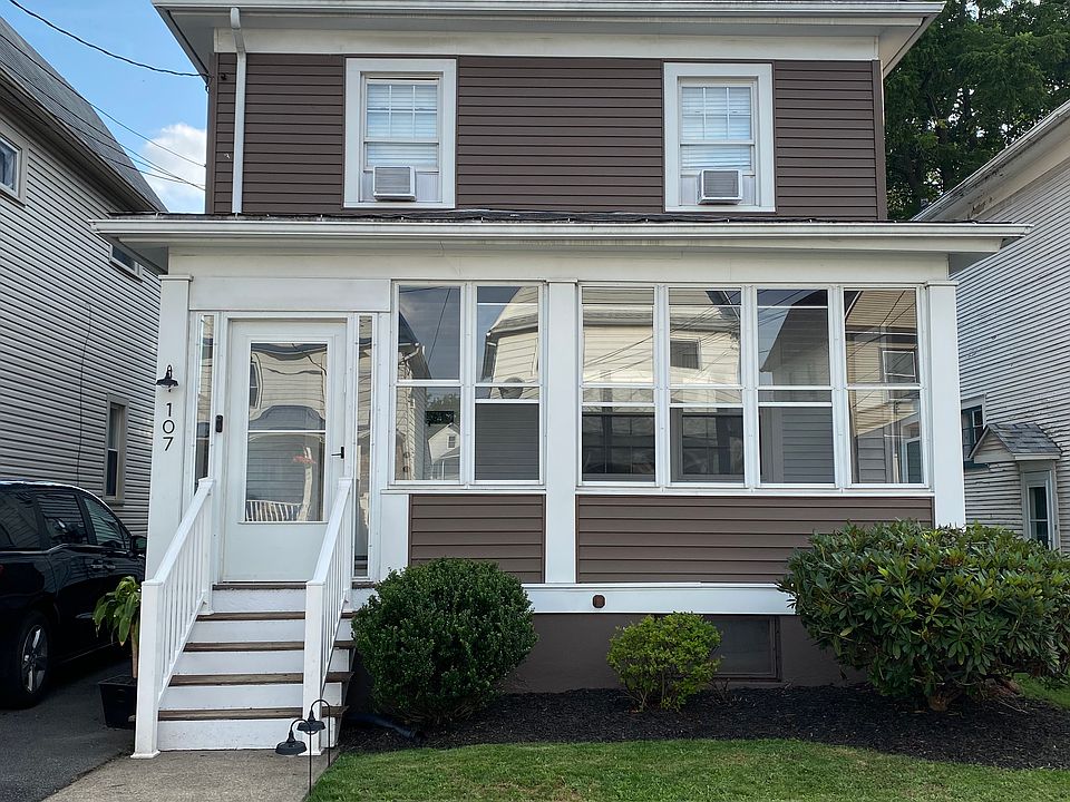 1st image of 107 E Vaughn St