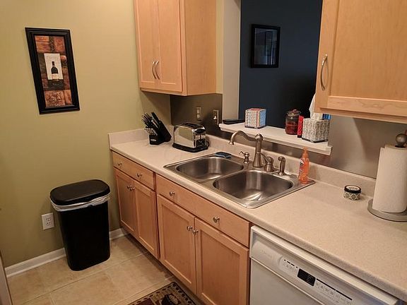 3rd image of 9128 Parkbury Ln