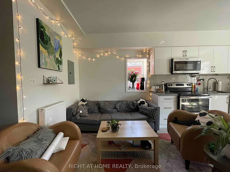 570 Bathurst St #2 — Photo 6