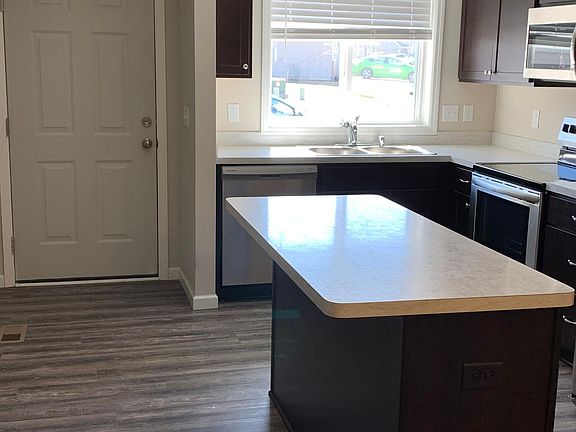 Spacious Kitchen W/Ample Storage and Countertops