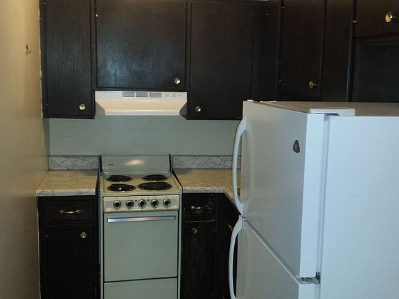 4th image of 1015 Oakcrest St #I7