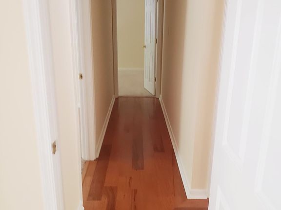 2nd image of 188 Valley Stream Ln