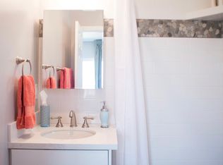 482 Hillcrest Dr #2, Encinitas, CA 92024