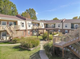 6703 Strawberry Ln, Louisville, KY 40214