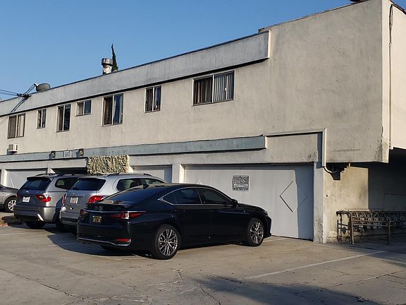 2nd image of 610 E Acacia Ave #9