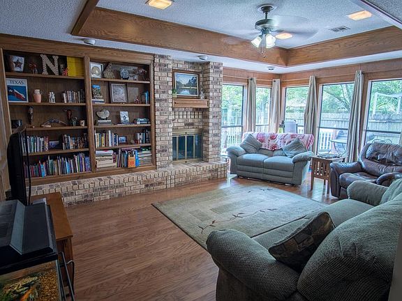 5th image of 2714 Wilderness Dr N
