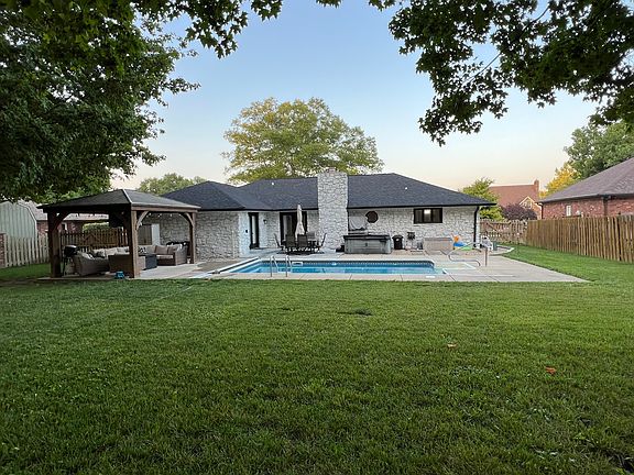 4th image of 8328 Hill Gail Dr