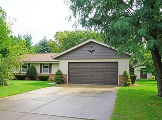 1024 Wellington Way, Hartland, WI 53029