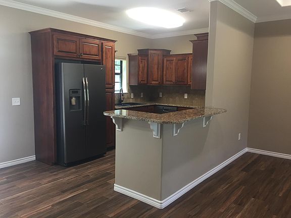 3rd image of 128 Oak Meadow Ln