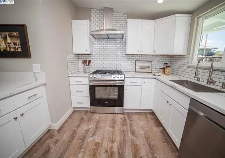 27768 Dolphin Ln — Photo 4