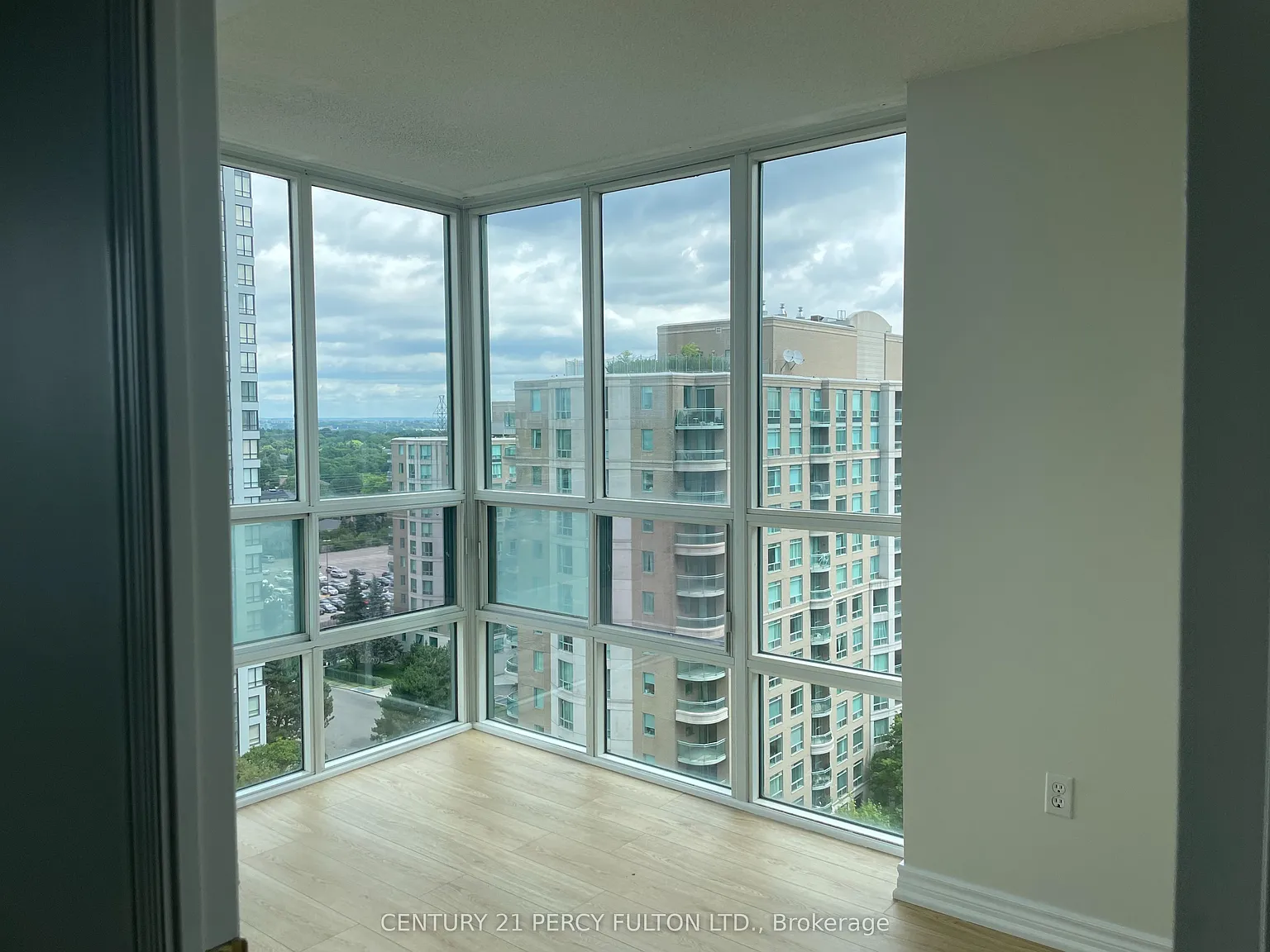 2 bed, $2,600 — Photo 4