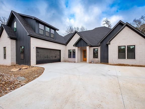 2nd image of 308 Eagle Rock Cir