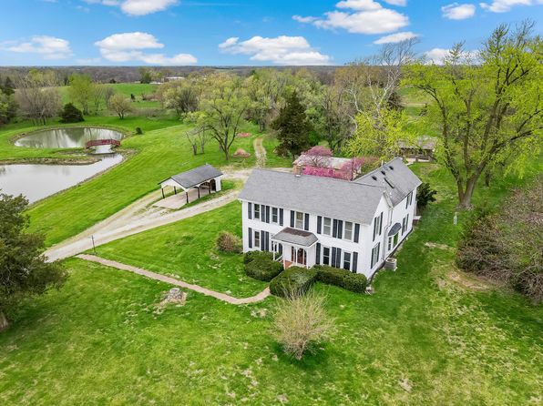 9904 Georgetown Dr, Pilot Grove, MO 65276