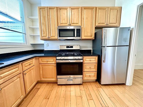 3rd image of 1701-1717 Bush St #16