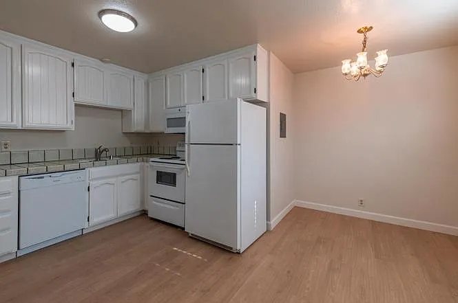 407 Raymond Ave #A — Photo 4