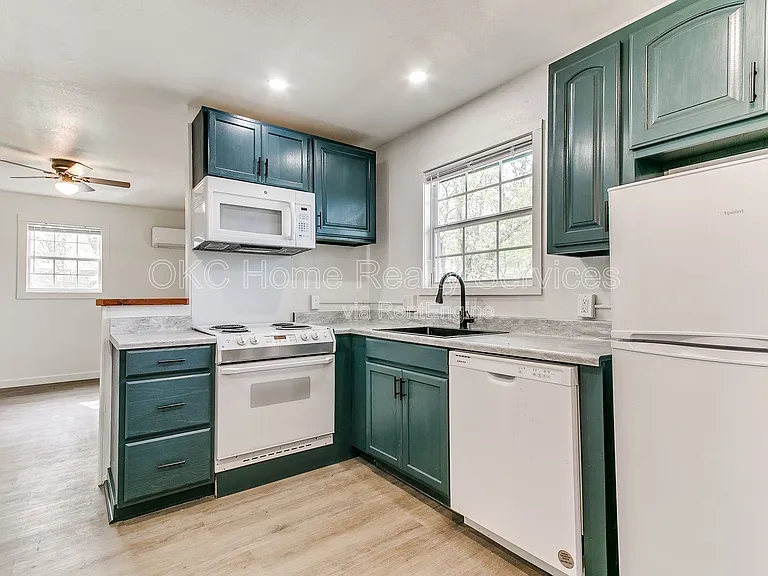 1812 W Noble Ave — Photo 87
