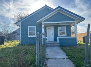 812 8th St, Clarkston, WA 99403