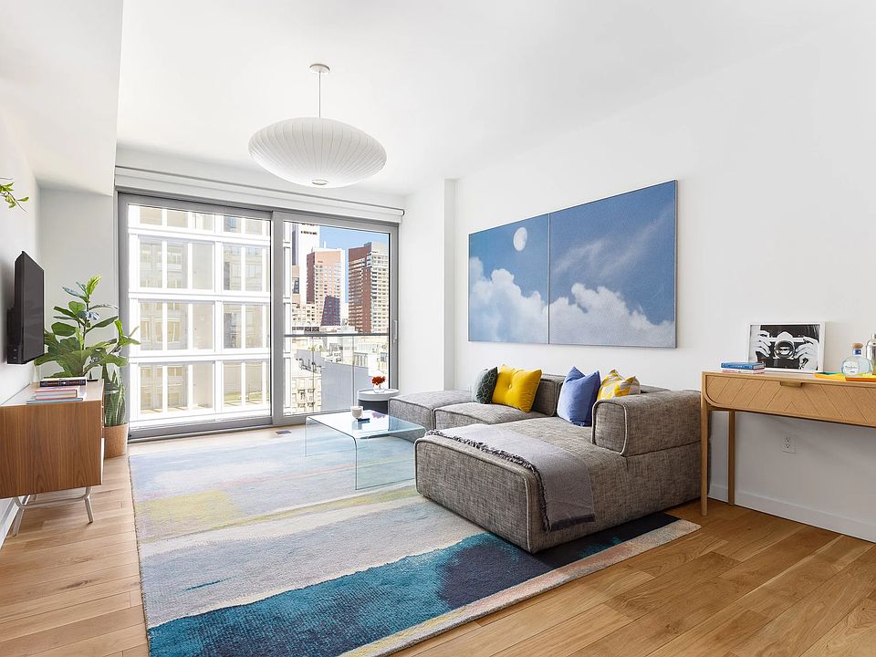 1st image of 547 W 47th St Room 905