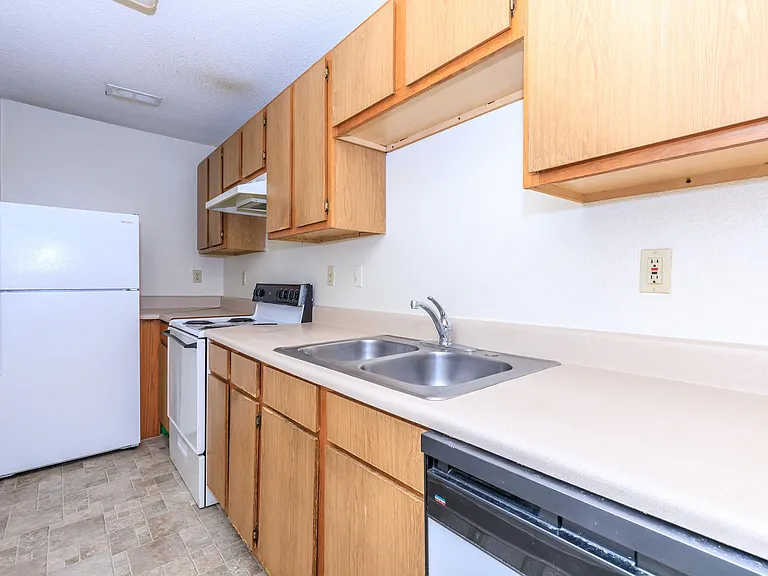 Riverfront Apartments — Photo 7