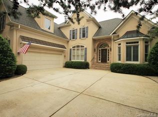 9228 Whispering Wind Dr, Charlotte, NC 28277