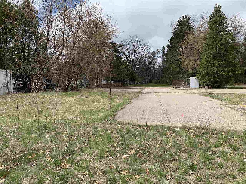 2nd image of 2221 Post Rd