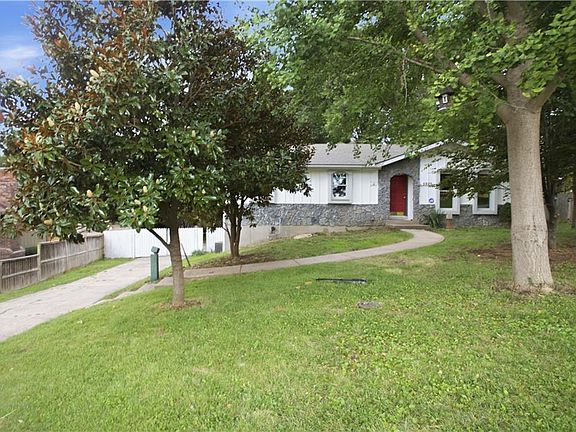 3rd image of 5925 Haskins St