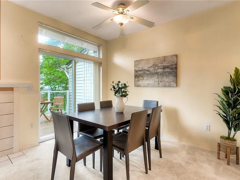 12431 NE 7th Pl — Photo 7
