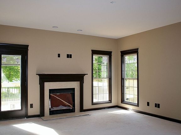 4th image of 2465 Senseney Dr