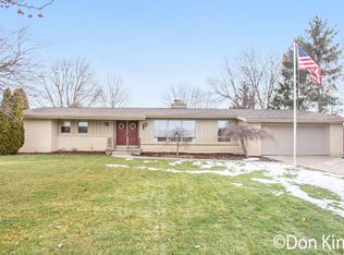 910 Maplerow Ave NW, Grand Rapids, MI 49534