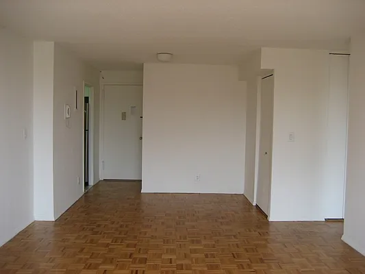 Rented by Realty Operations Group | media 2