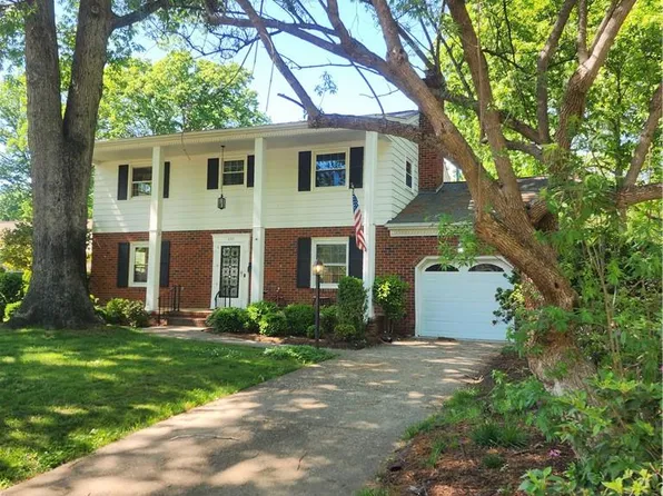 227 Shadywood Dr, Newport News, VA 23602