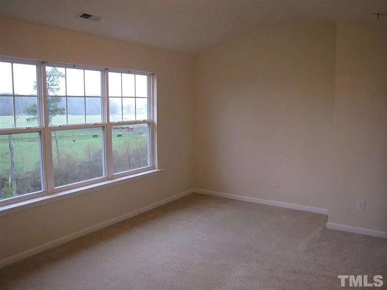108 Linden Park Ln — Photo 3
