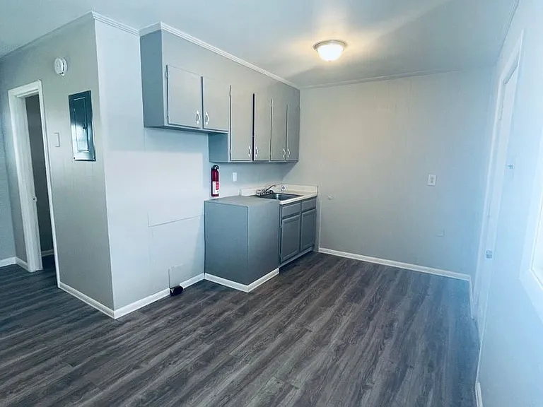Studio Apartment Near Downtown Lewisburg MoveIn Special Available — Photo 12