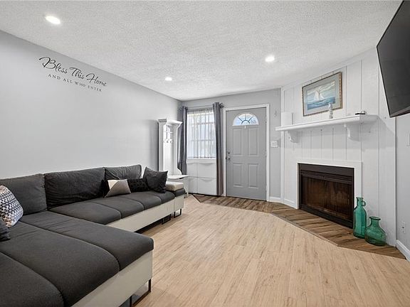 4th image of 245 W Ocean View Ave APT 102
