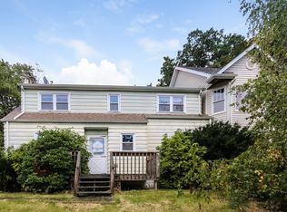 19 Spruce St, Mine Hill, NJ 07803
