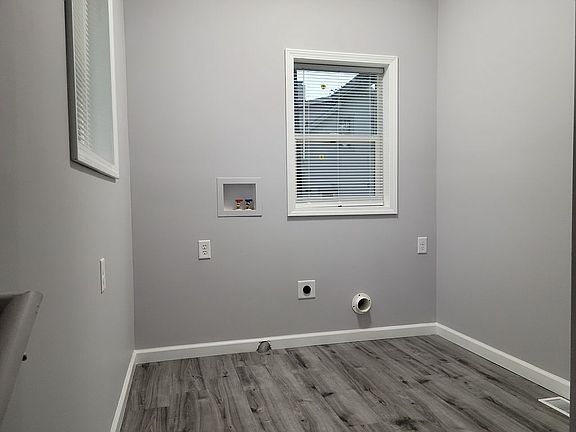 5th image of 1648 E Bowman St