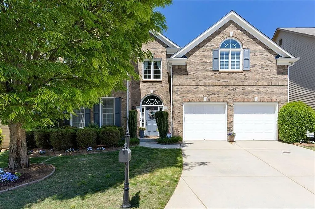 4 bed, 3.0 bath, 2944 sqft, $3,300 — Photo 1