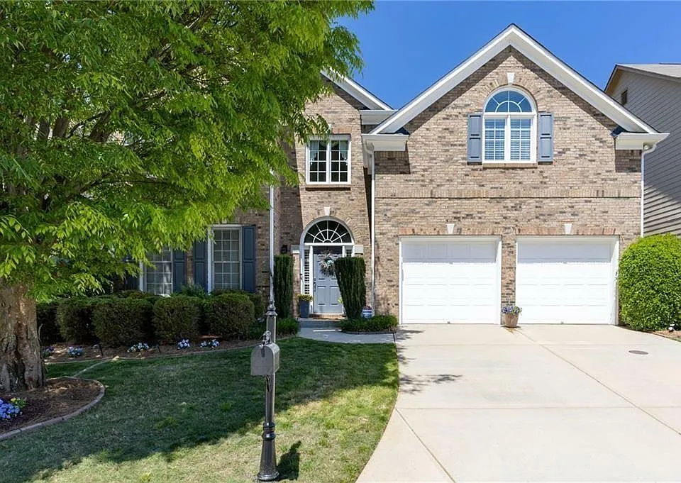 624 Maple Grove Way