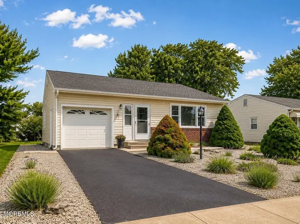 160 Westbrook Drive, Toms River, NJ 08757