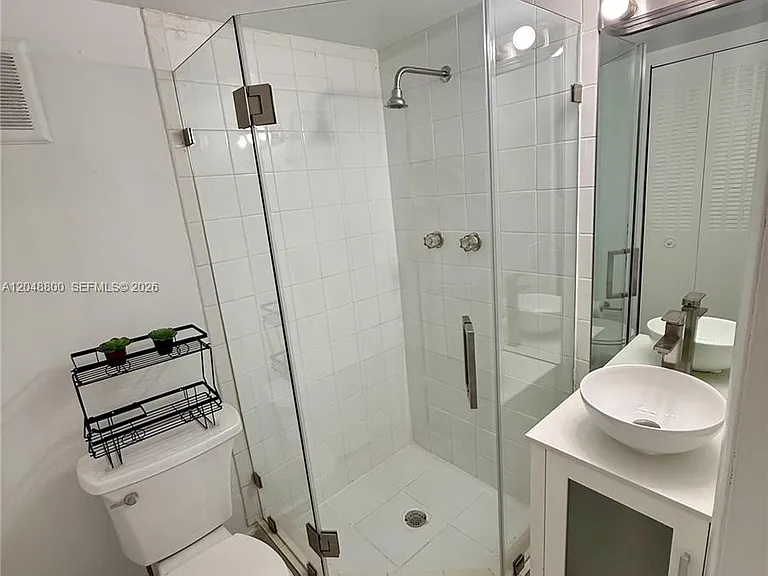 20 SW 108th Ave #F7 — Photo 9