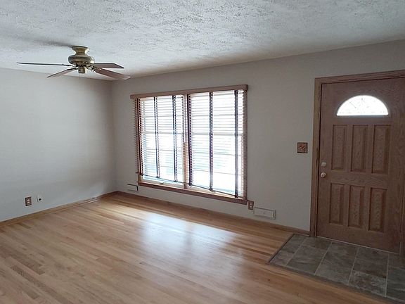 2nd image of 1513 Illini Dr