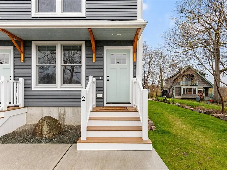 26 Lyndale Ave #2 — Photo 2