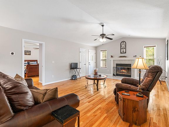 4th image of 46 Dedalera Way