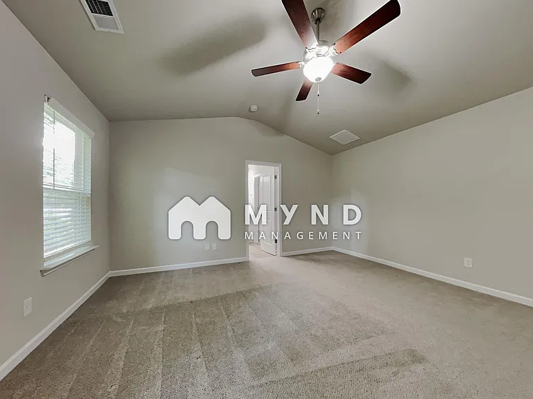 5604 Newton Creek Dr — Photo 5