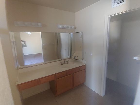5th image of 8824 W Keim Dr