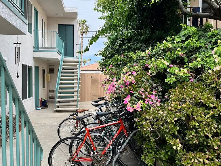 4736 Point Loma Ave — Photo 19